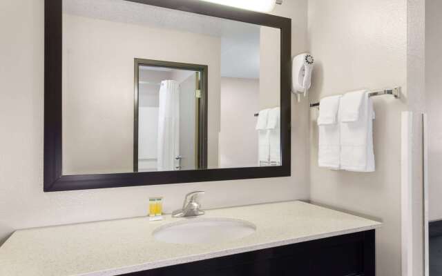 Super 8 by Wyndham Mt. Vernon