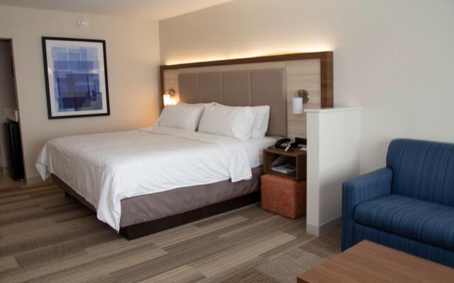 Holiday Inn Express And Suites Marion by IHG