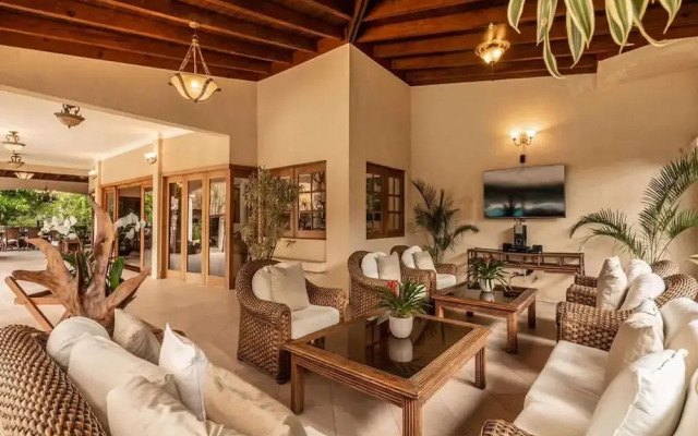 Sunny Vacation Villa 52