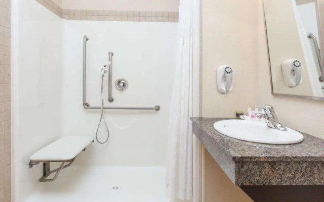 Ramada Pincher Creek