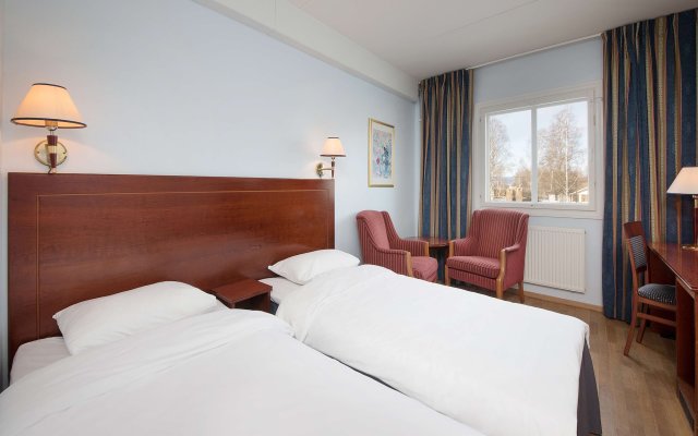 Park Inn by Radisson Oslo Airport Hotel West