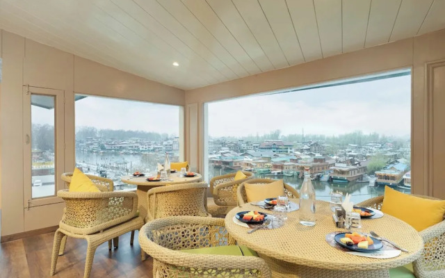 Bloom Boutique - Dal Lake