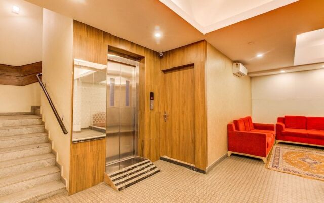 FabHotel Grand Savoury Fandhook