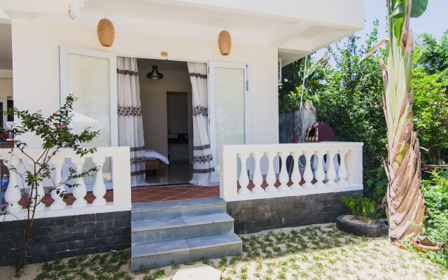 The Moon River Homestay & Villa