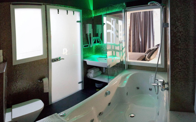 Authentic Luxury Rooms
