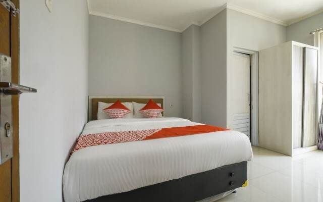 The Karins Guesthouse by OYO Rooms