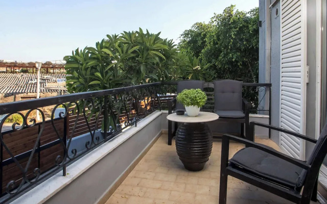 Villa Lilienne - Tranquil Escape With Private Garden Balcony