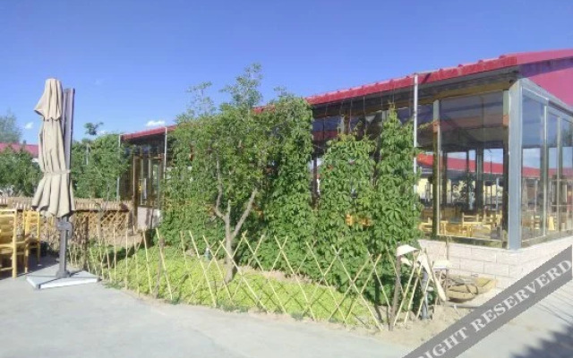 Shapotou Yanran Hostel