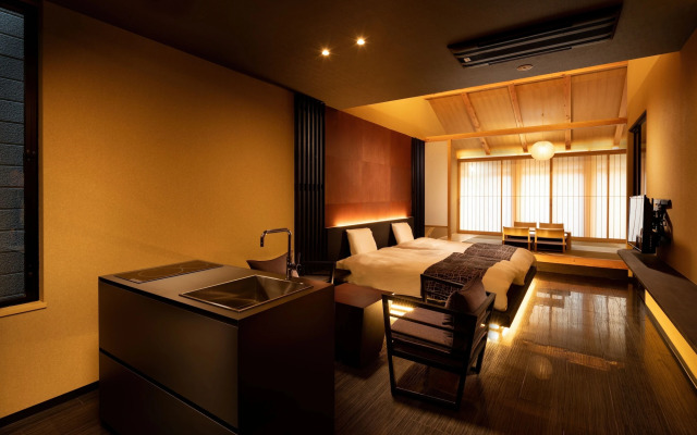 Tsumugi Tojihigashimonmae