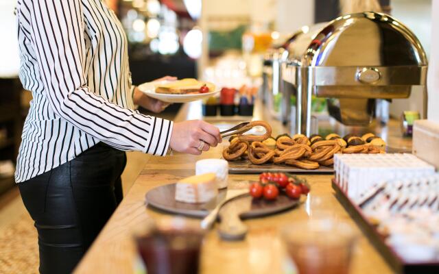 Holiday Inn Eindhoven Centre by IHG