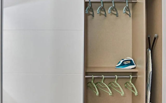 Parrot's House- Yumbo center