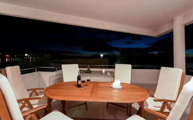 Modern Villa in Nin With Terrace
