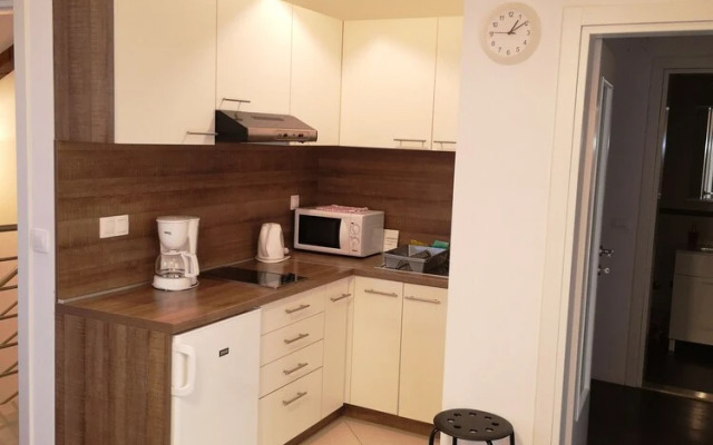 City Apartments Lani 4