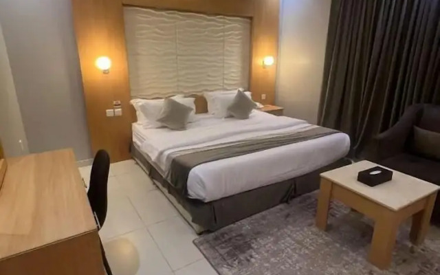 SMO Suite Hotel