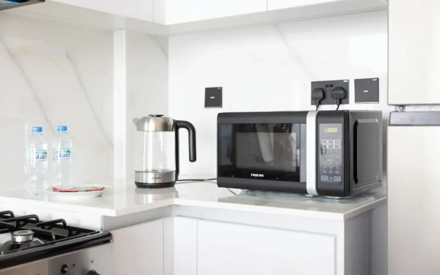 Bright 1BR in Binghatti Corner