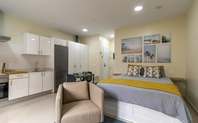 Lightbooking Livian Suites Las Palmas