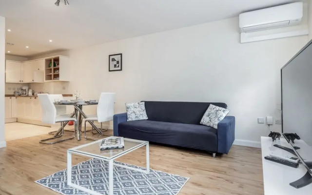 MPL Apartments - Queens Broadway F3