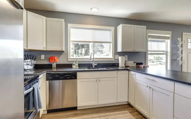 Charming Mcminnville Home - Walk to Wineries!
