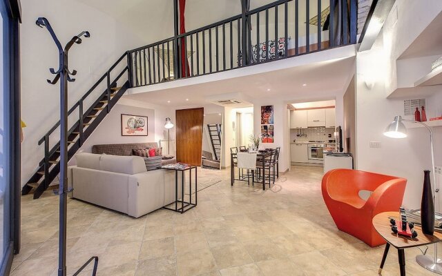 Colosseo White Shadows Loft