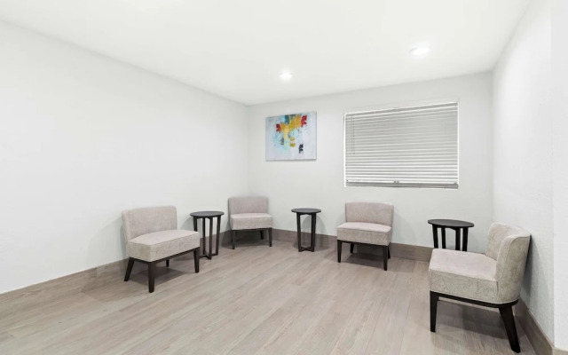 SureStay by Best Western Groves