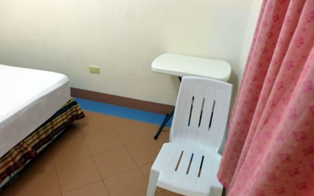 D' Morvie Suites- Davao