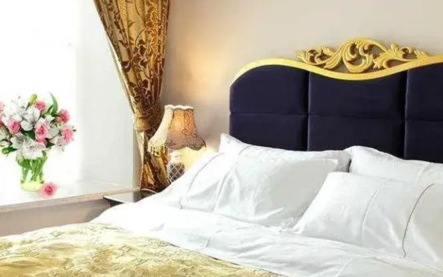Chengdu House Hotel