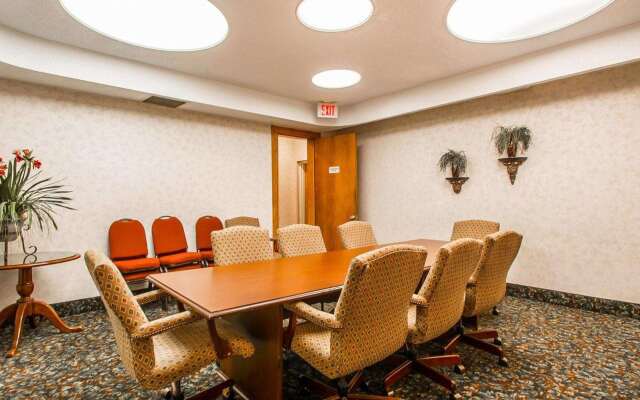 Clarion Inn & Suites Dothan South