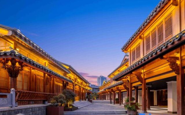 Tongren Zhongnanmen Ancient City·Fengyi Fanju