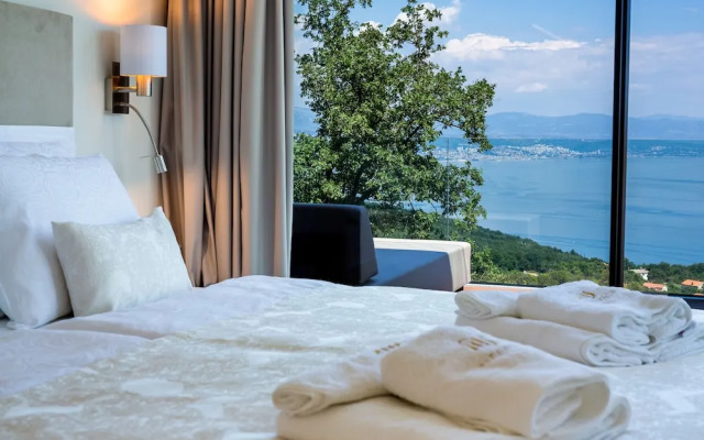 Villa AltaVista, Opatija - Seaview & Relax with Heated Pool and Private MiniGolf