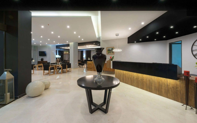 GQ Hotel & Club - Adults Only