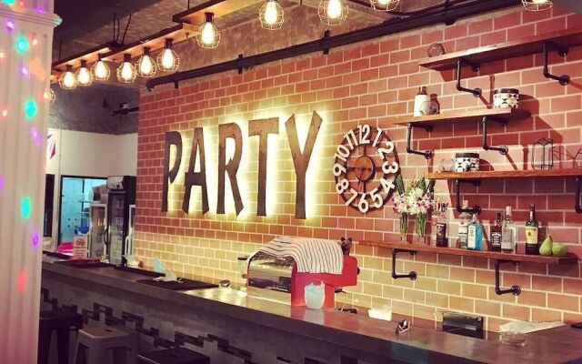 Bodega Phuket Party Hostel - Adults Only