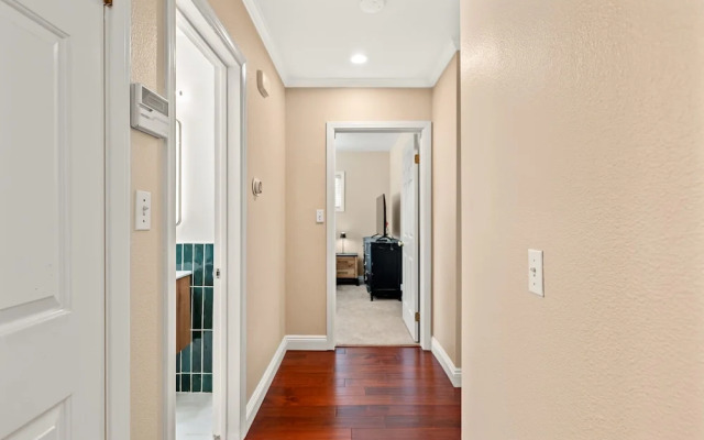 Private Room w Shared Bathroom