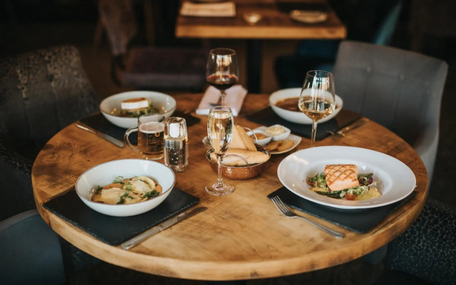 Hall Farm Hotel & Restaurant