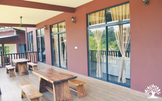 The Acacia Retreat