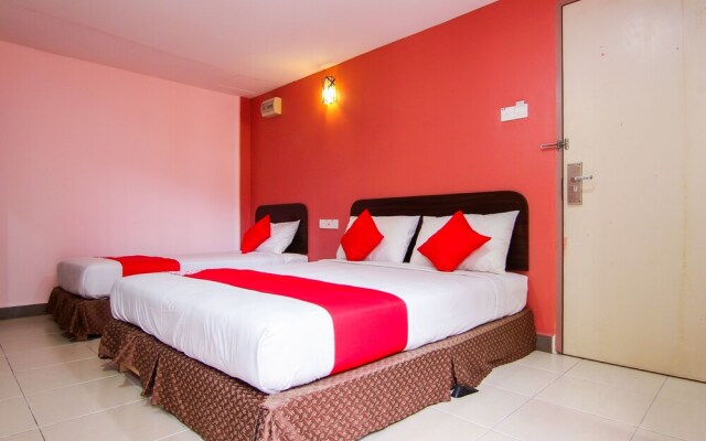 Hotel Putra Iskandar by OYO Rooms