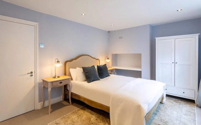 Two Bed Notting Hill Gem