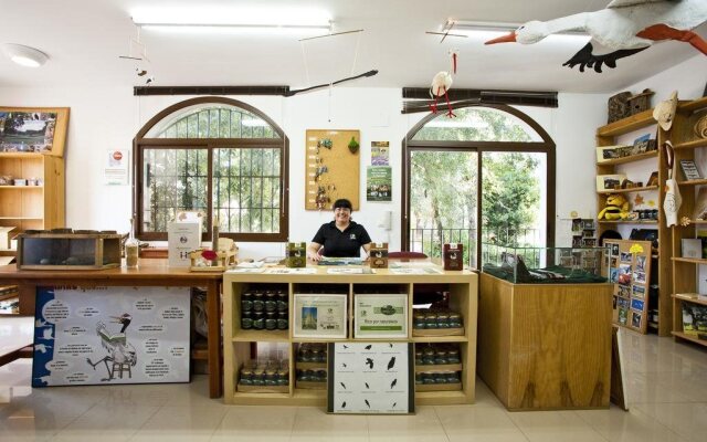 Albergue y Alojamiento en Monfragüe. Centro de Educación Ambiental La Dehesa