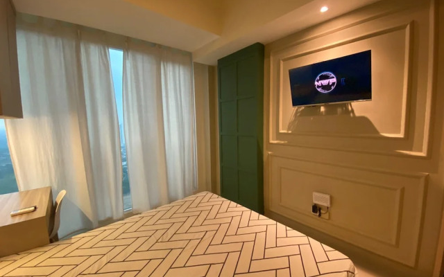 Sky House BSD by Kakarama Room