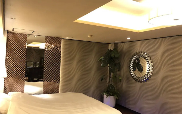 Hotel Raza - Adults Only