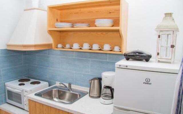 Zorbas Hotel Apartments & Studios