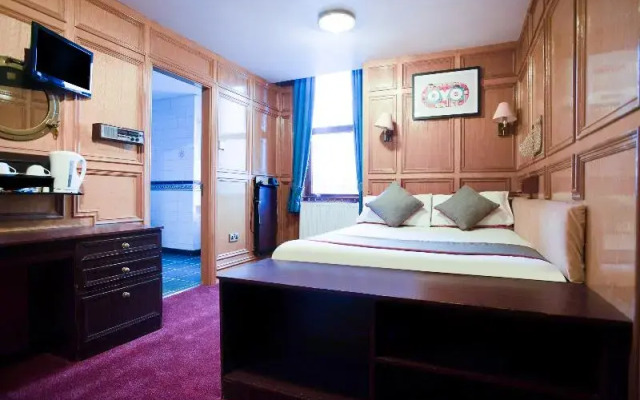 The Rowers Hotel by OYO