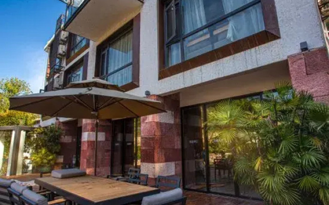 Yanyujian Hostel