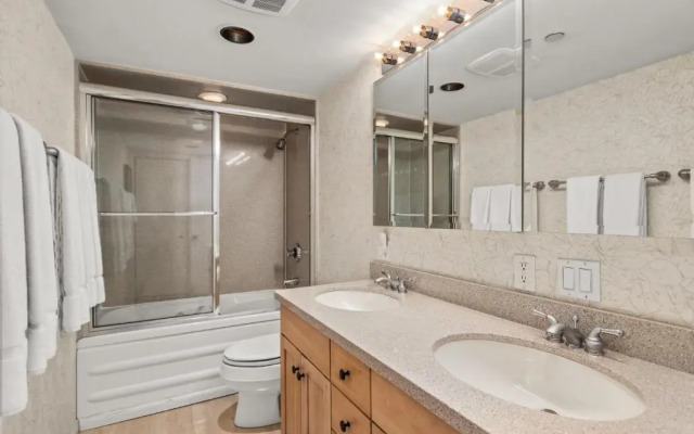 Chateau Eau Claire Unit 13