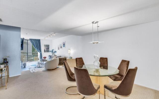 Spacious 2BR Santa Monica Beach Condo