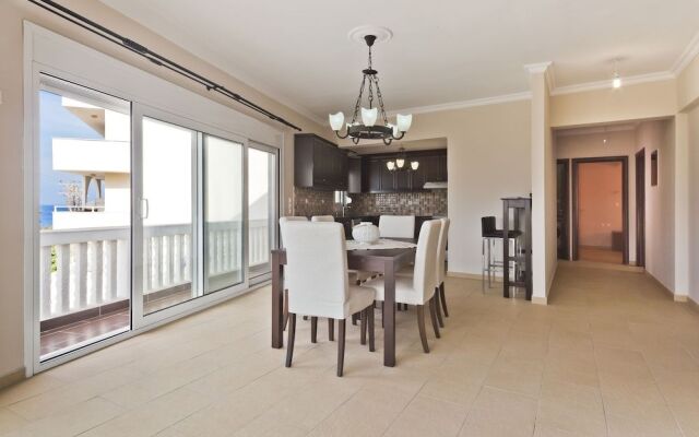 Lux SeaView Apartment