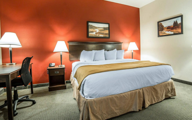 Comfort Inn & Suites Near University of Wyoming