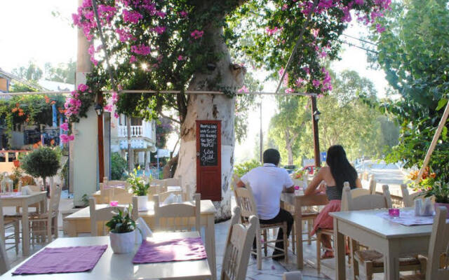 River Side Hotel