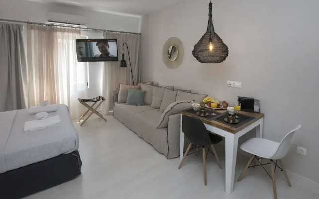 Ermou Stylish Suites by GHH