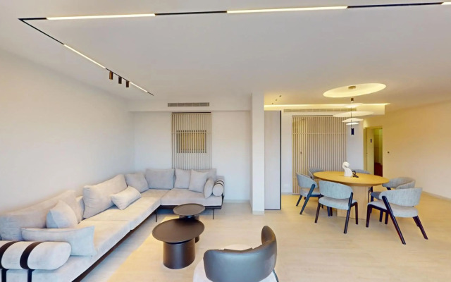 *King David Residences*2 Bd*Pool/Gym/Parking*