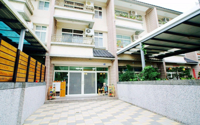 Daze Days Hostel